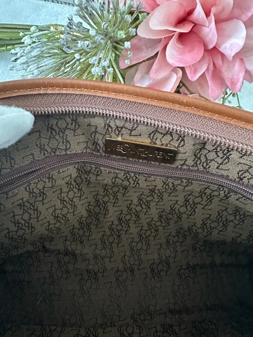 Saint Laurent - Olive & Tan Envelope Clutch - Picture 2 of 8